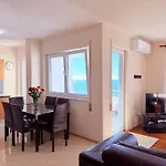Beachfront In 072 *