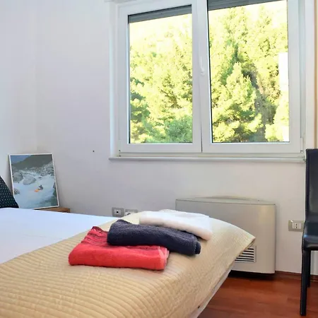 Apartment Two Bedroom With Sea View In 072 *