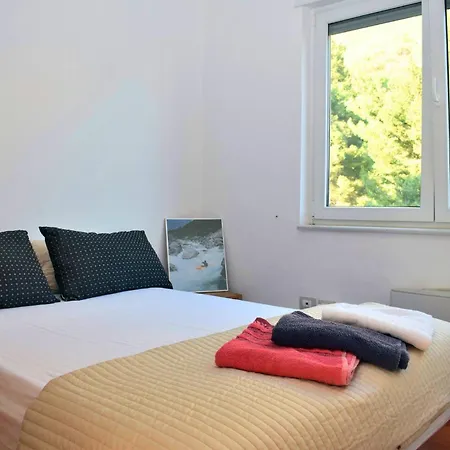 Apartment Two Bedroom With Sea View In 072 *