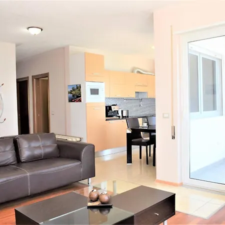 Two Bedroom With Sea View In 072 Apartment Durres