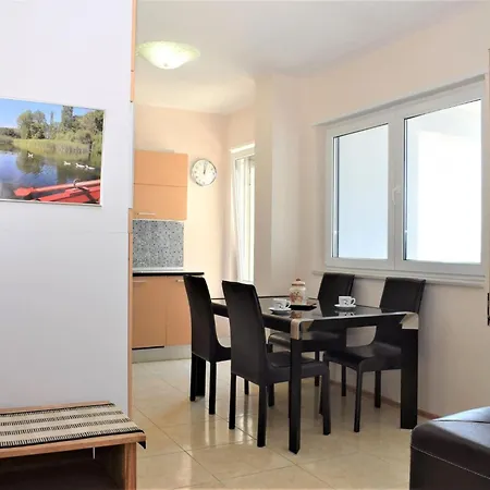 Two Bedroom With Sea View In 072 Apartment *