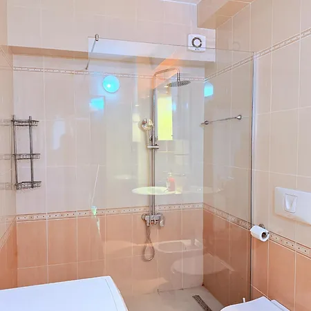 Apartament Beachfront In 072 Durrës